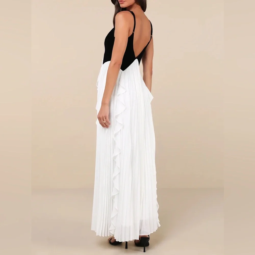 NEW Black and White Pleated Backless Maxi Dress - Picture 3 of 5